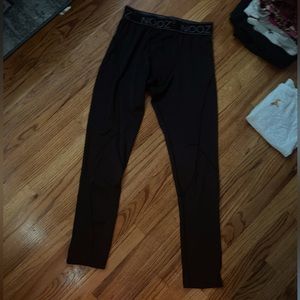 brand:nooz, color:black, size: small